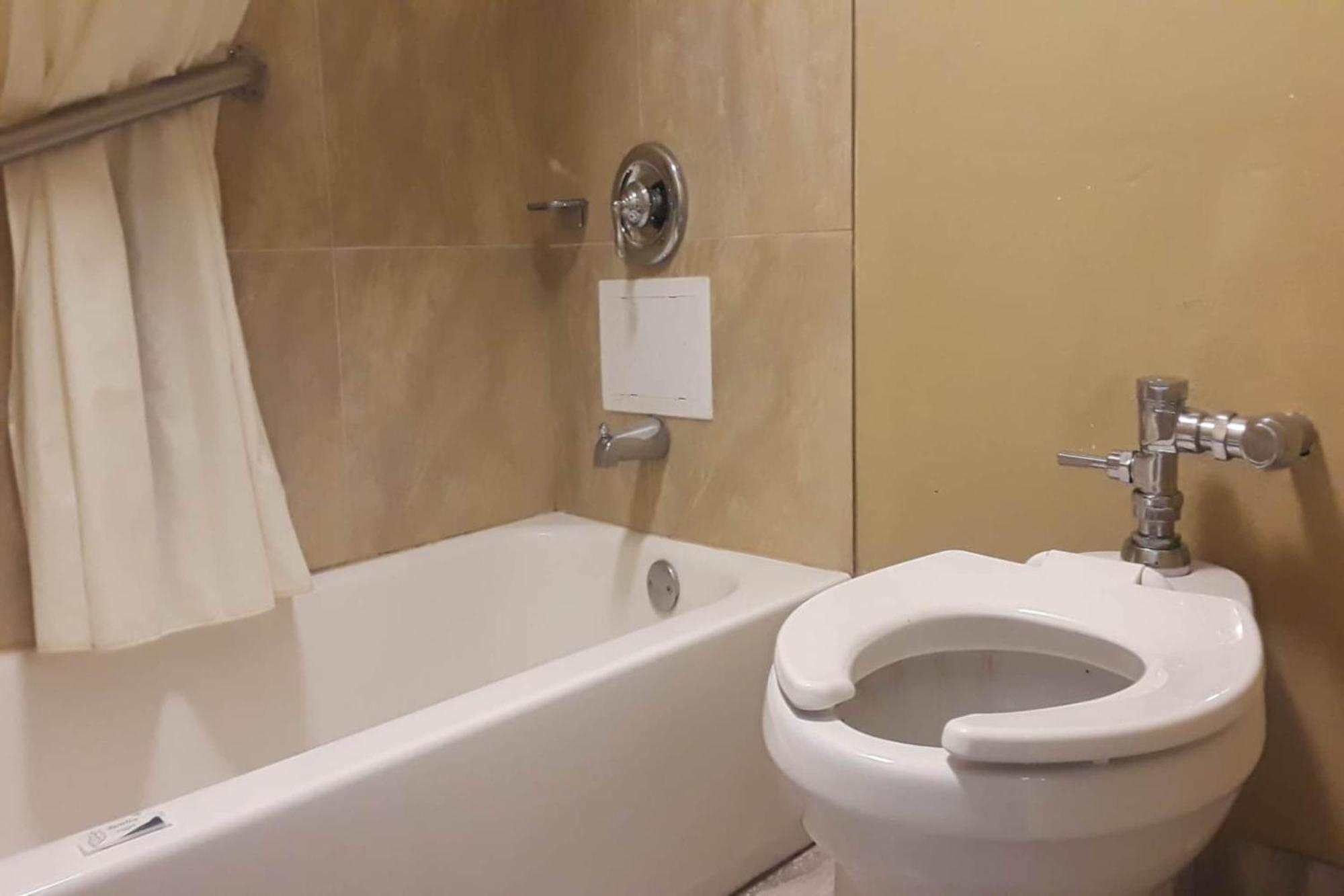Oyo Hotel Tallahassee Downtown Εξωτερικό φωτογραφία