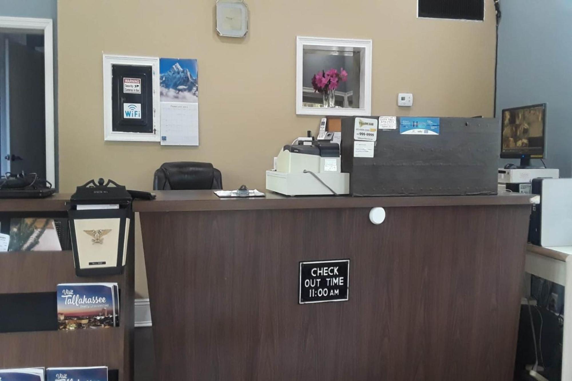 Oyo Hotel Tallahassee Downtown Εξωτερικό φωτογραφία