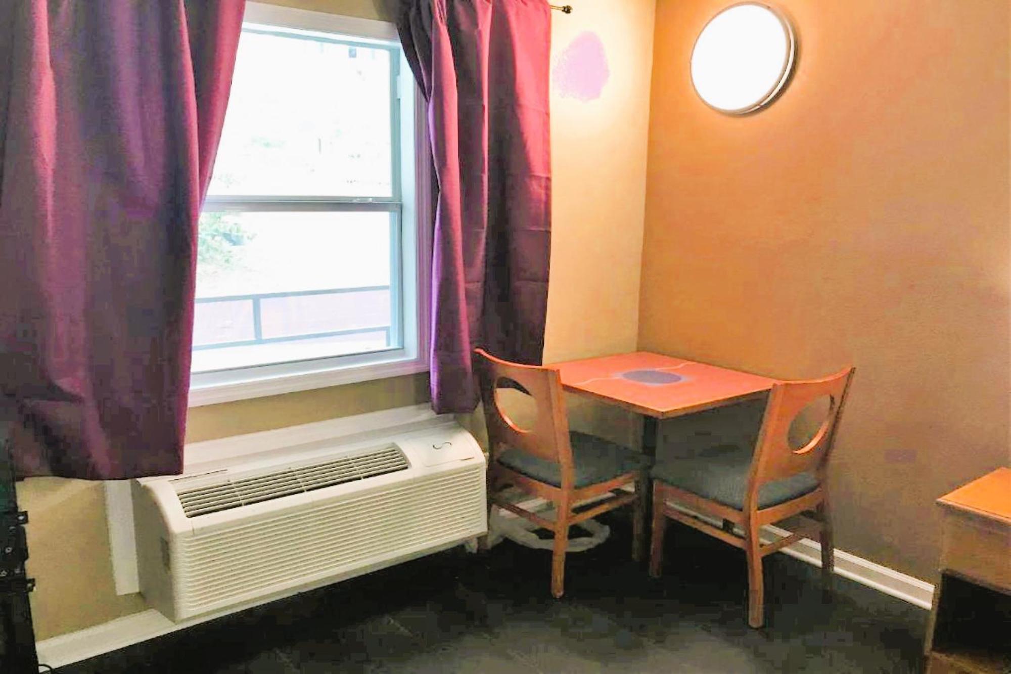 Oyo Hotel Tallahassee Downtown Εξωτερικό φωτογραφία