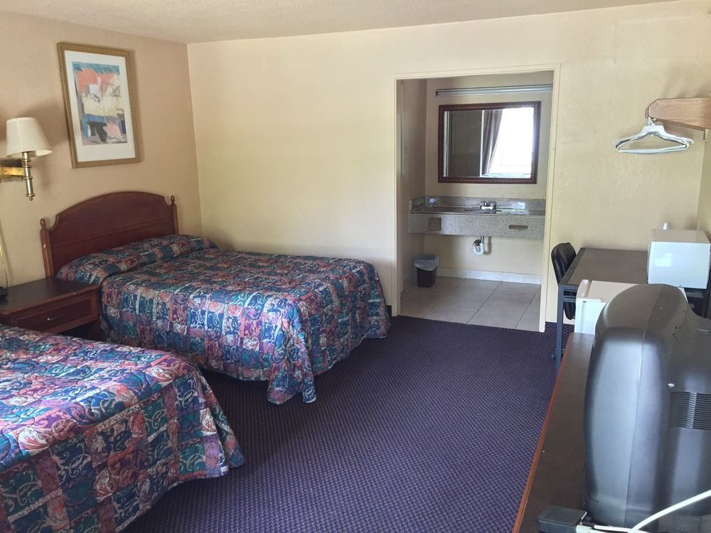 Oyo Hotel Tallahassee Downtown Εξωτερικό φωτογραφία