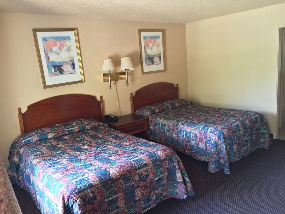 Oyo Hotel Tallahassee Downtown Εξωτερικό φωτογραφία